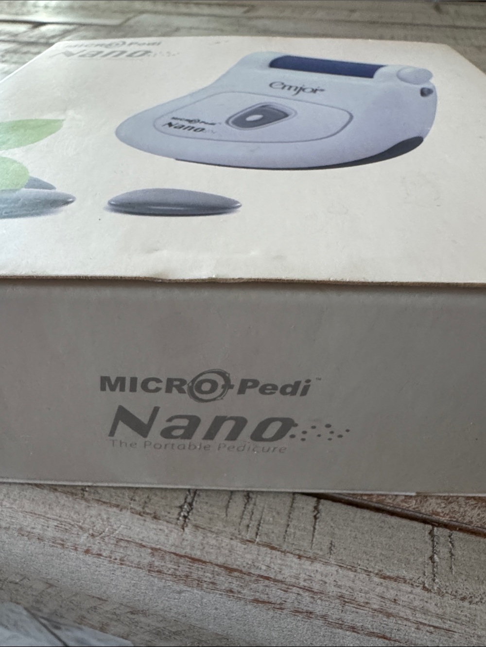 Nano Portable Pedicure Device by Emjoi - White with Blue Roller - Picture 2 of 5